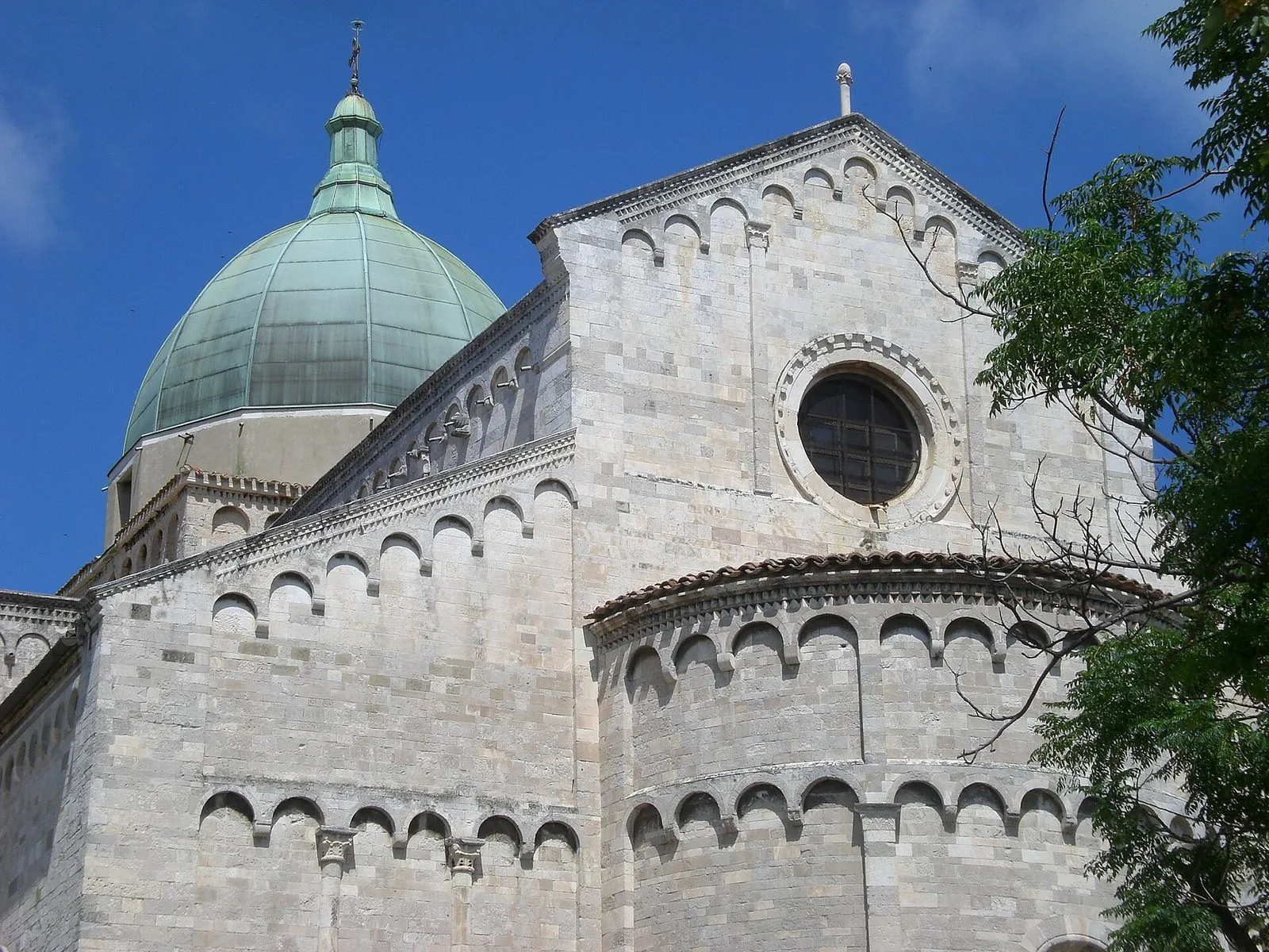 La facciata e la cupola del Duomo di San Ciriaco ad Ancona